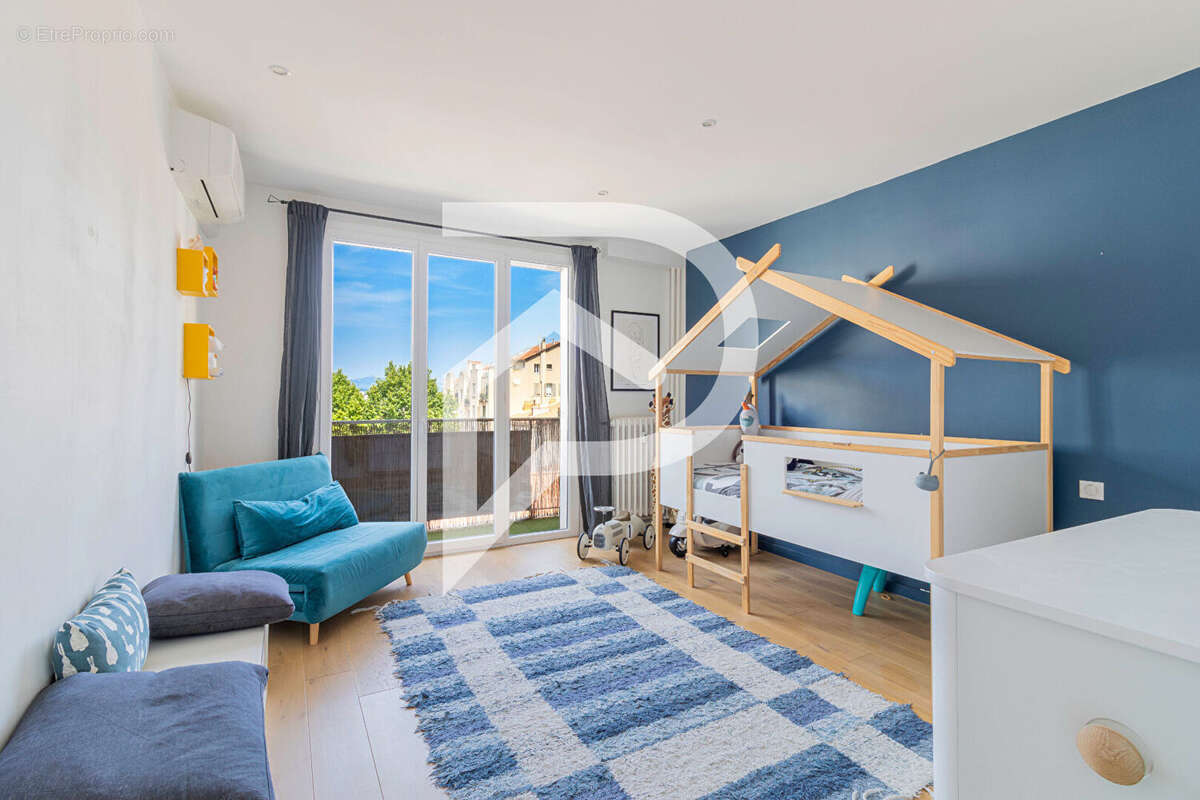 Appartement à MARSEILLE-6E