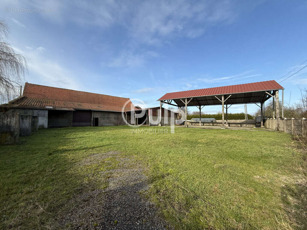 Autre à ESTREES-LES-CRECY