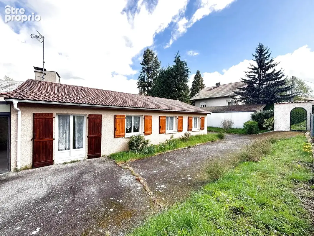 Maison de plain-pied avec terrain proche du centre de Sainte-Sigolène - photo 3