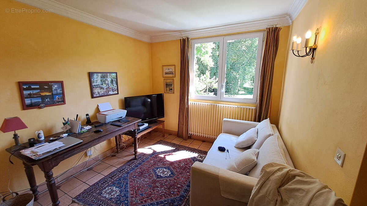 Maison à SAINT-REMY-LES-CHEVREUSE