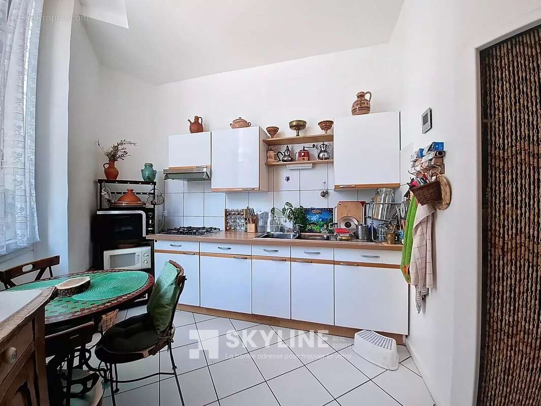 Appartement à MARSEILLE-6E