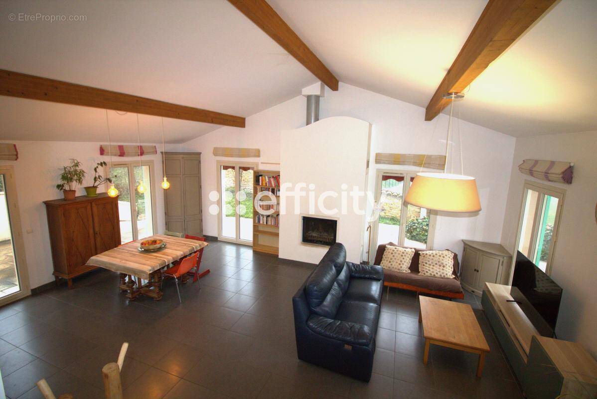 Maison à POUILLY-LE-MONIAL