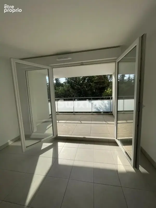 Appartement t3 avec terrasse & double garage - photo 4