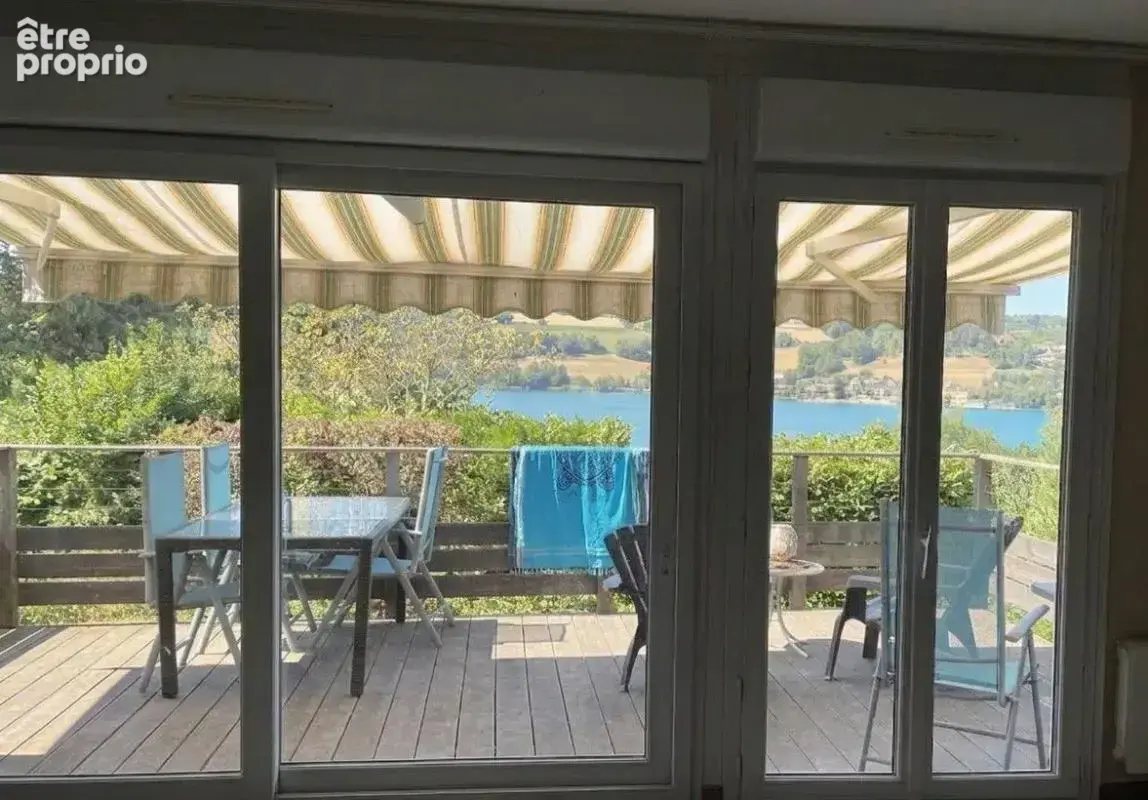 Maison avec vue et accès lac à 6 minutes à pied - photo 2