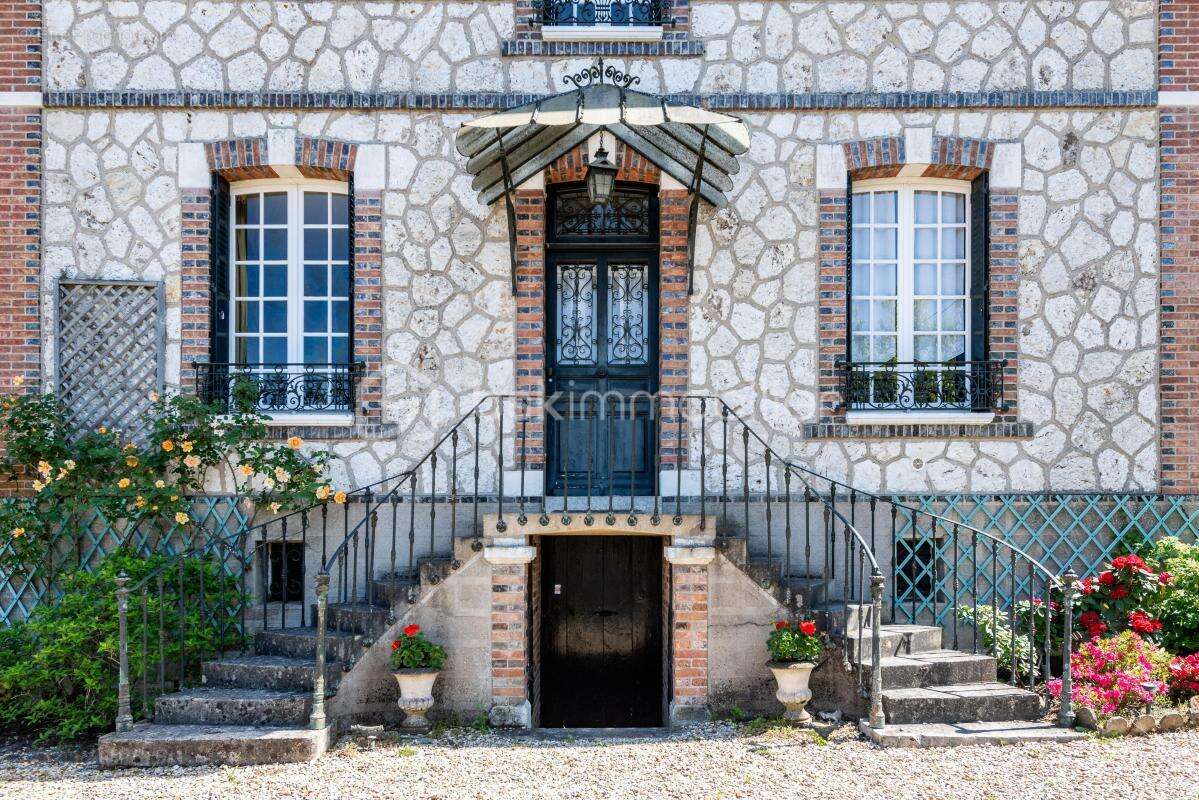 Maison à PONT-SUR-YONNE