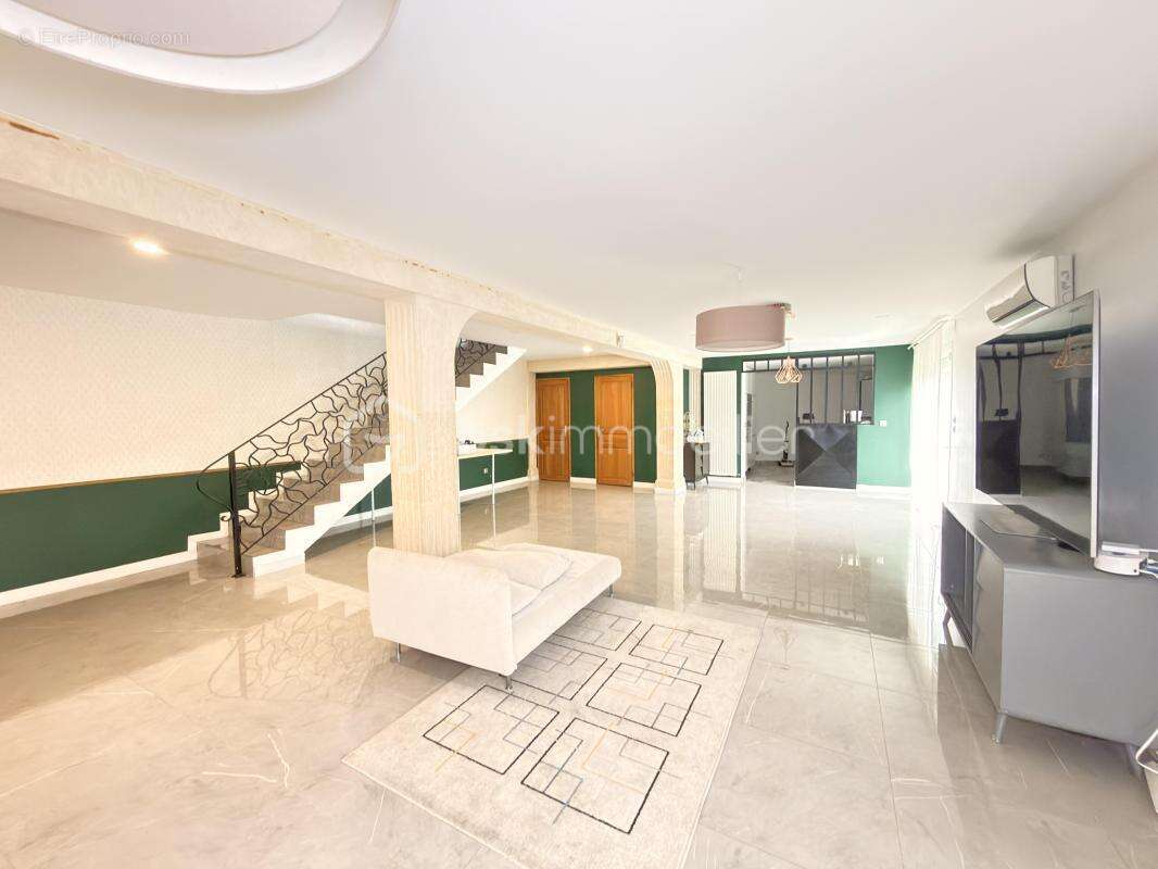 Maison à LIVRY-GARGAN