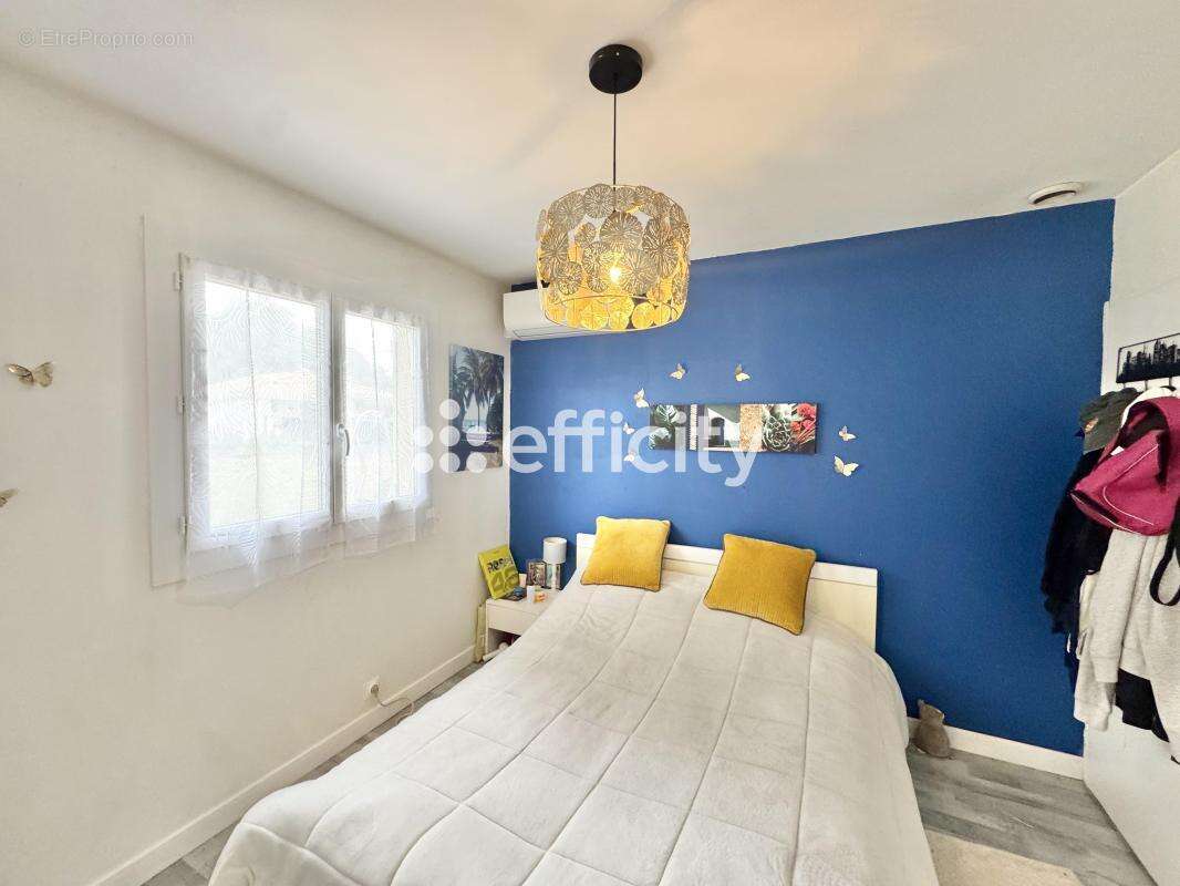 Maison 106 m² à La Lande-De-Fronsac  - photo 7