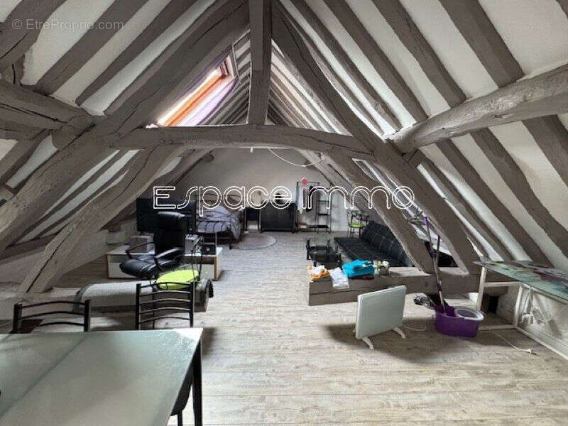 Appartement à SAINT-ETIENNE-DU-ROUVRAY