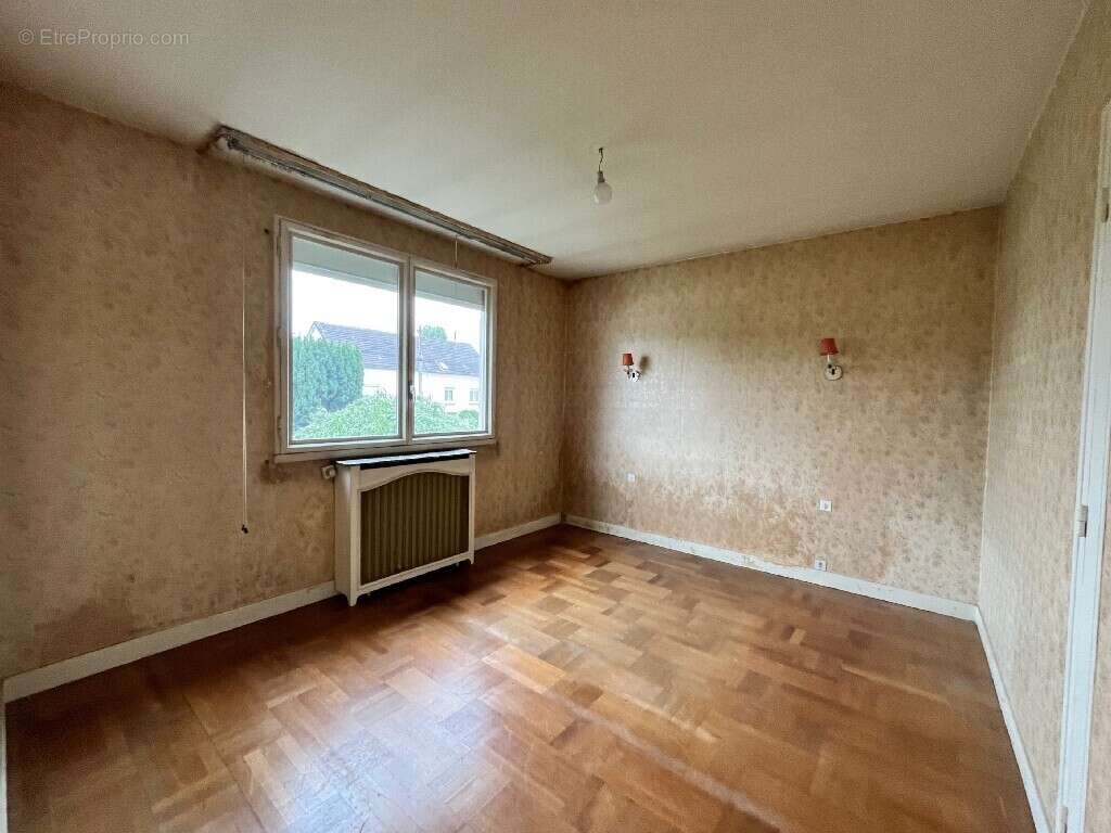 Maison à CHANTEAU