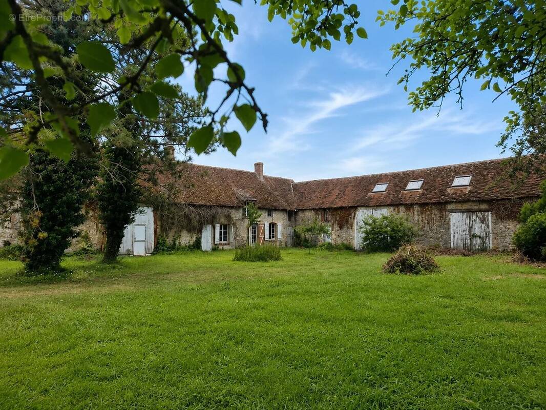 Maison à BEAUNE-LA-ROLANDE
