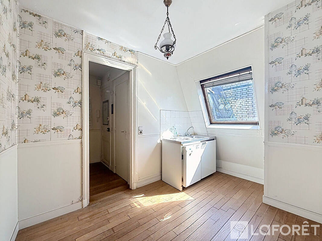 Appartement à PARIS-1E