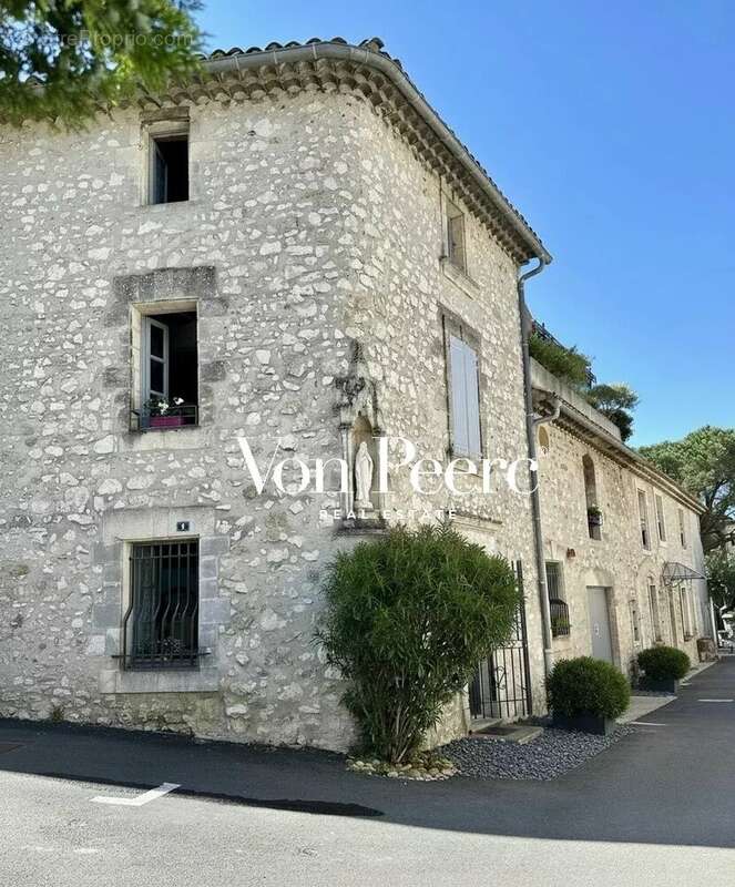 Maison à ROCHEFORT-DU-GARD
