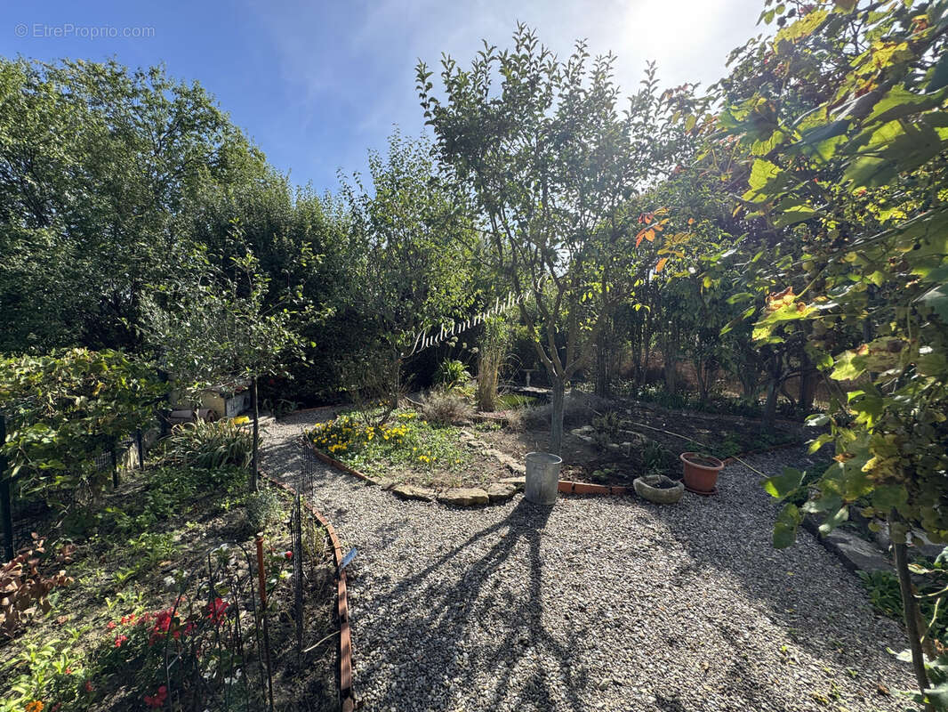 Maison avec jardin et terrasses - photo 9
