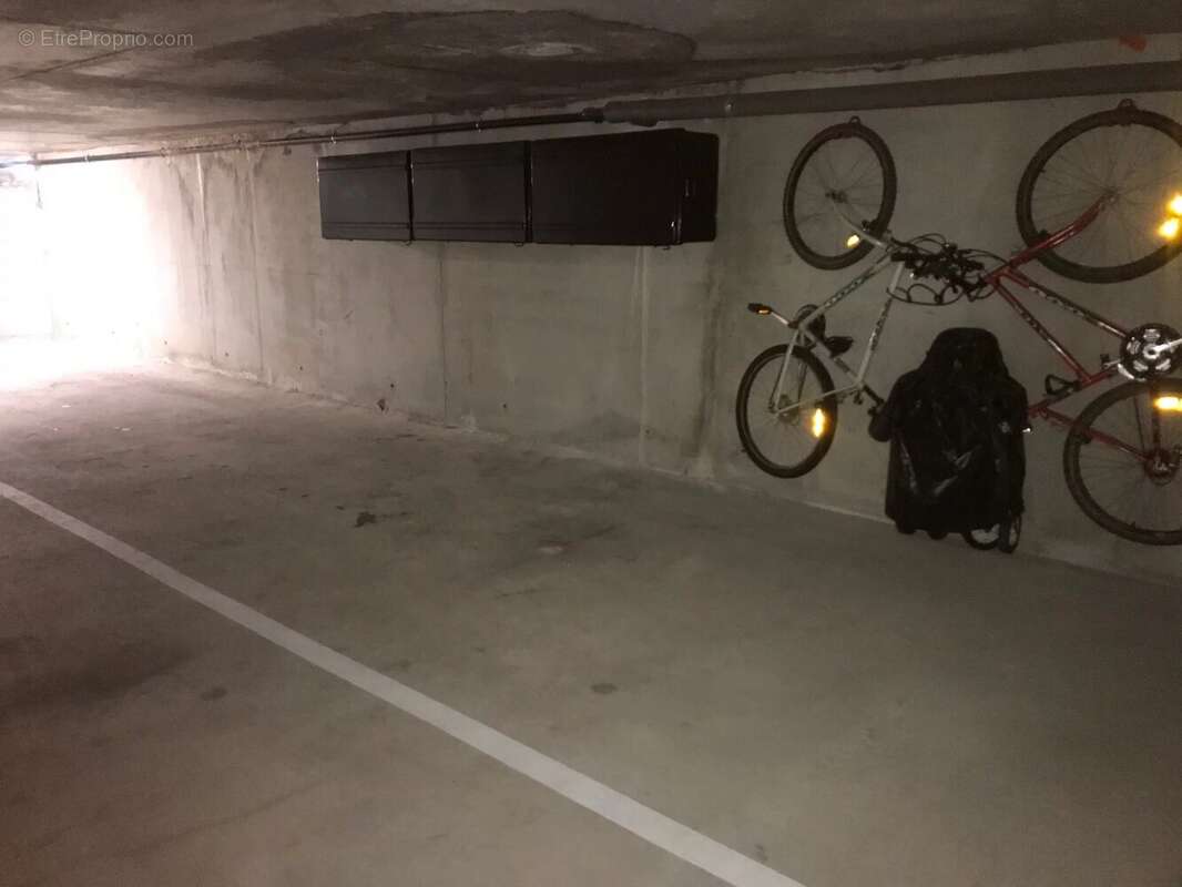 Parking à THEOULE-SUR-MER