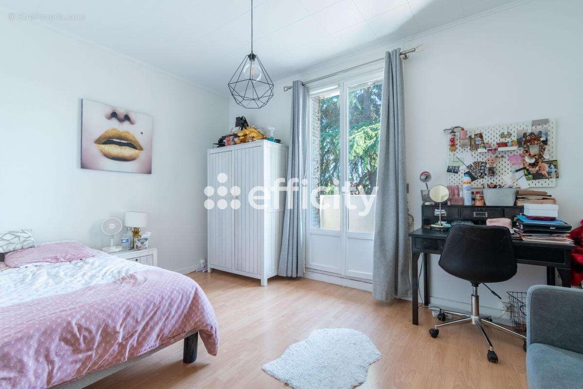 Maison à VILLENEUVE-LE-ROI