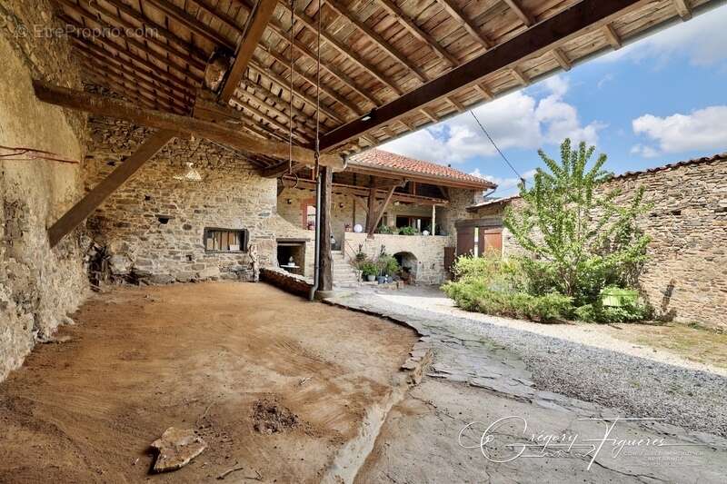 Maison à LARAJASSE