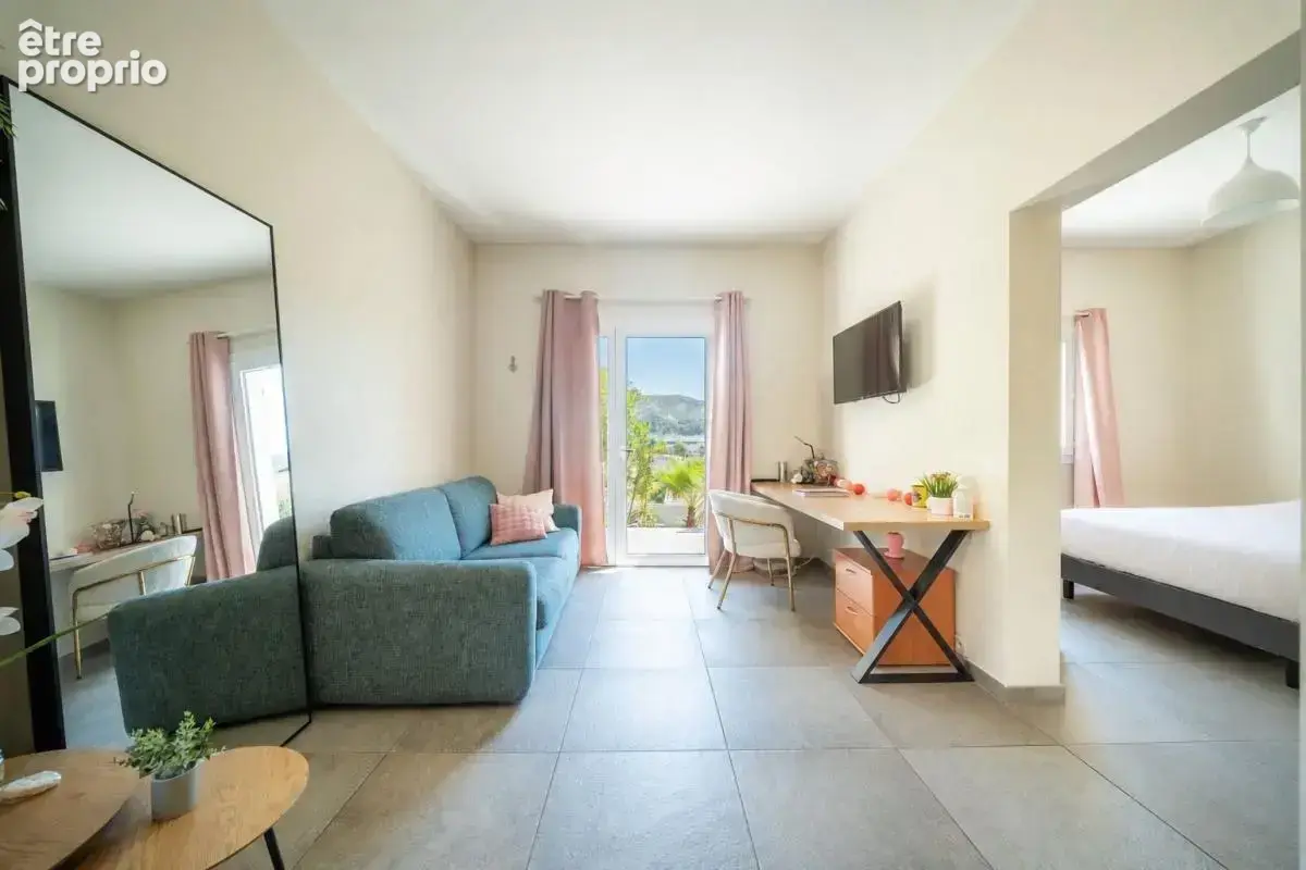 Villa d'exception - piscine - pool house - vue dominante - photo 12