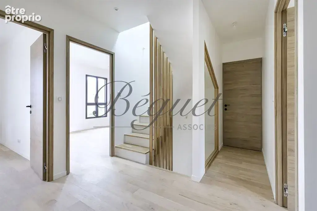 Vélizy-Villacoublay (78140), Yvelines – Maison neuve de 178 m², cinq chambres et jardin sud-ouest - photo 9