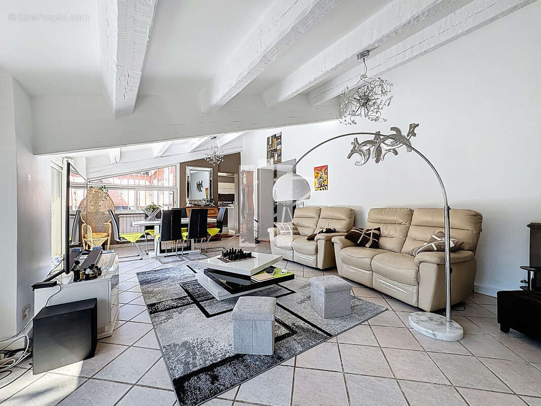 Maison à LE MUY