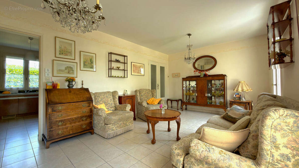 ORVAULT PRAUDIERE - Maison familiale avec 4 chambres - photo 3