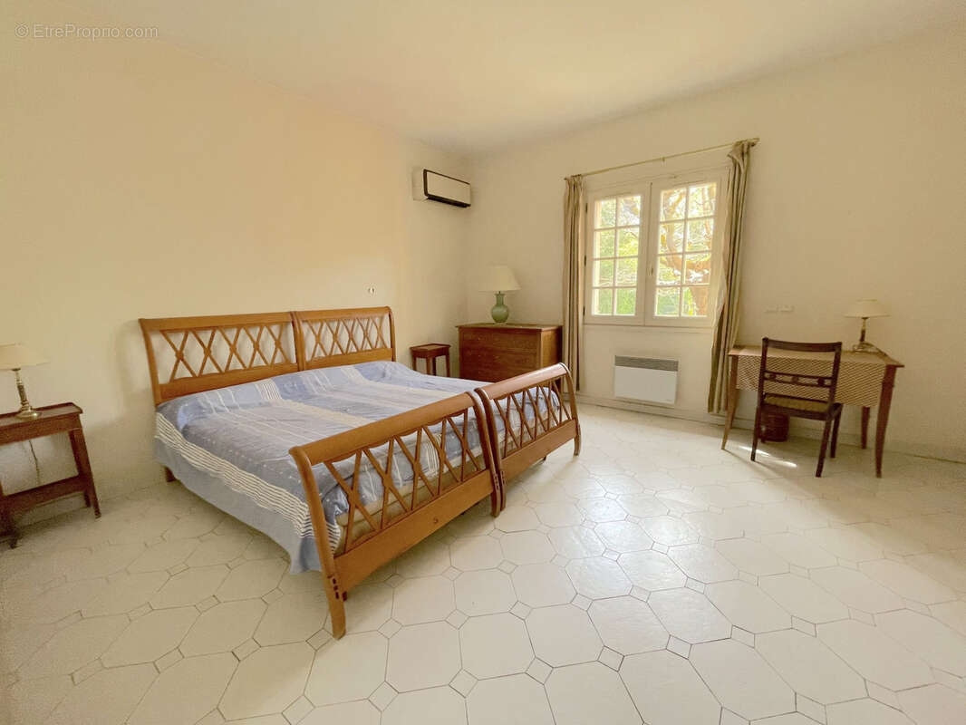 Maison à SIX-FOURS-LES-PLAGES