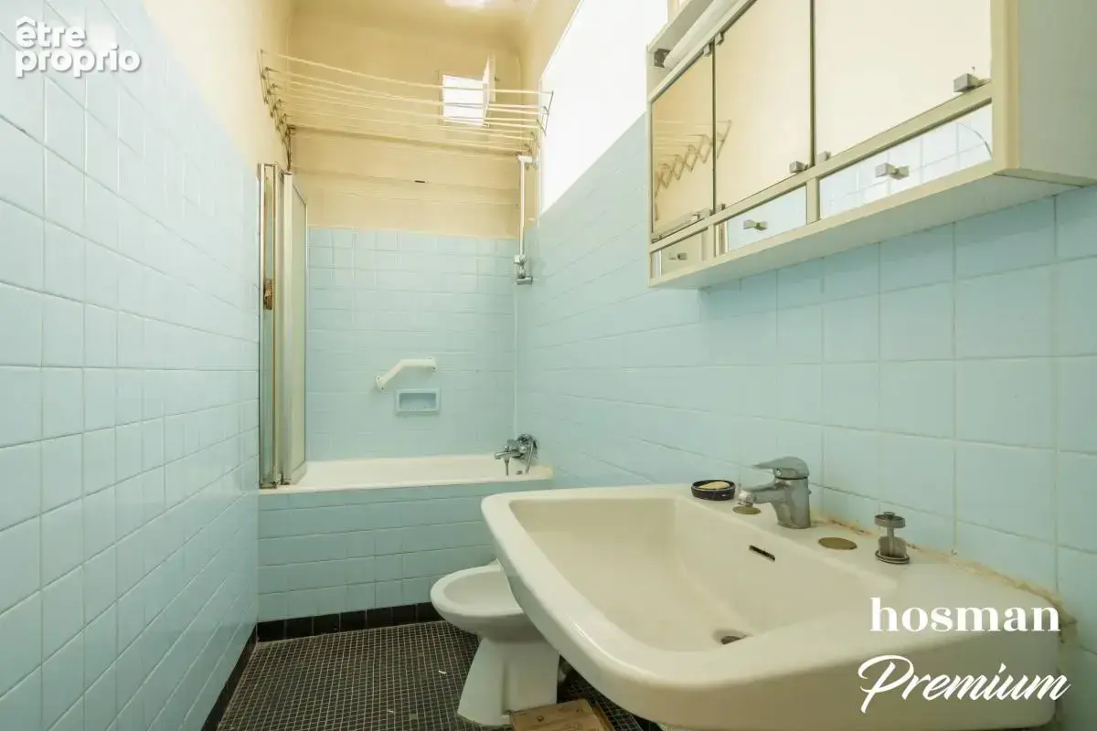A rénover - 5 pièces de 120 m² - Rue Du Faubourg Poissonnière - photo 10