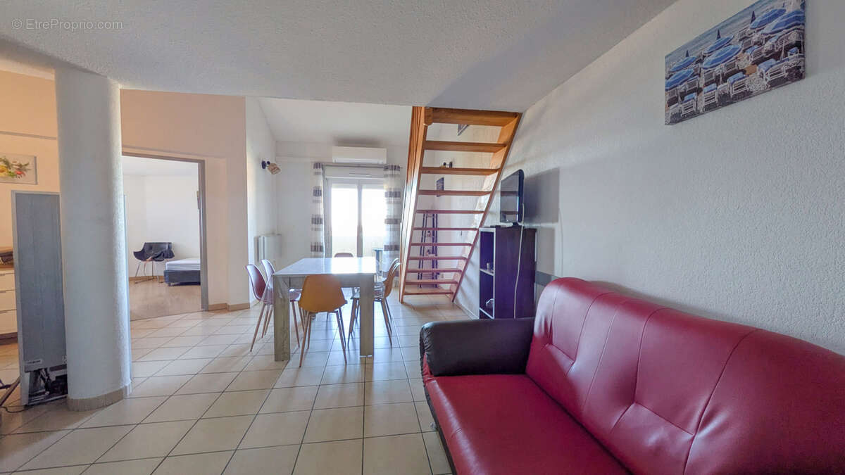 Appartement à SIGNES