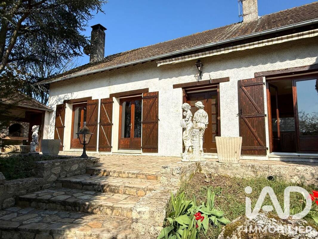 Photo 1 - Maison à HOUDAN