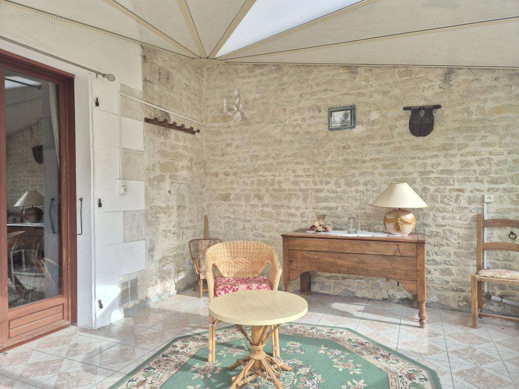 Maison à SAINT-AMANT-DE-BOIXE