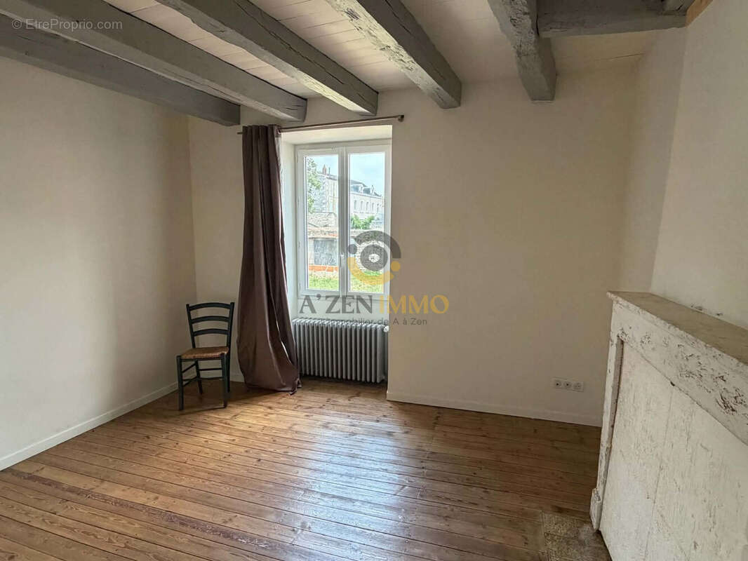 Maison 104 m² à Saint-Maixent-L'ecole  - photo 8