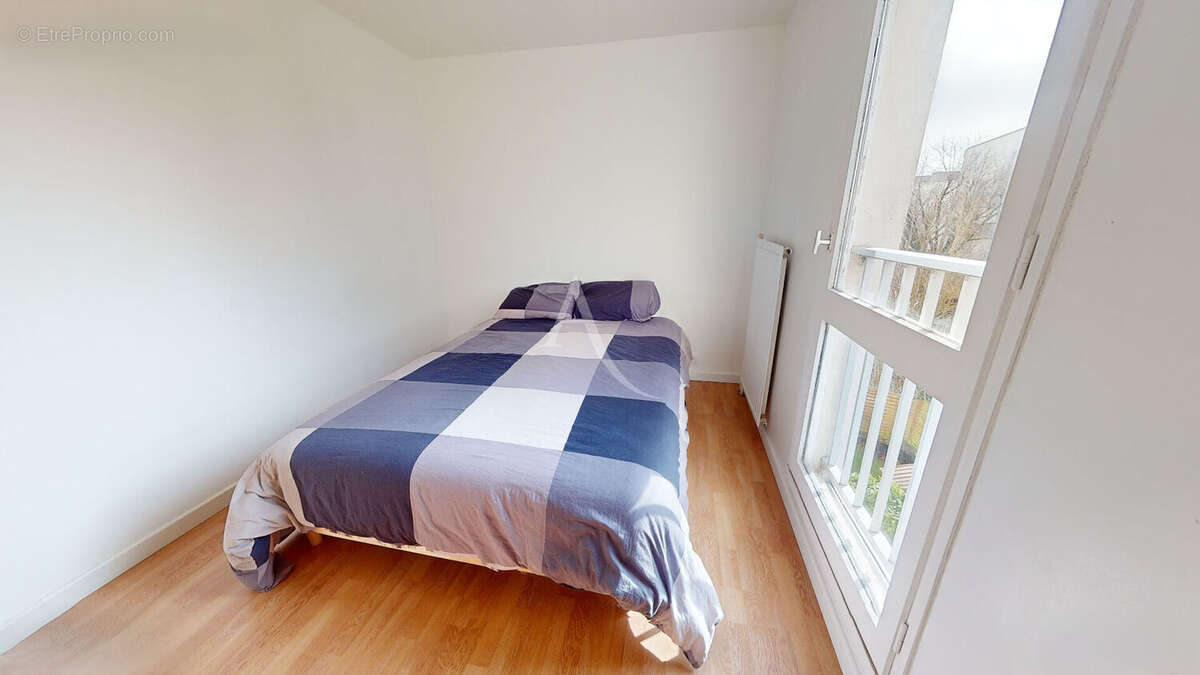 Appartement à COMBS-LA-VILLE