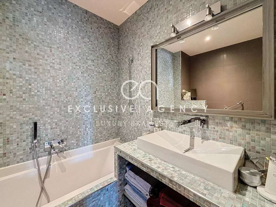 Appartement à VALLAURIS
