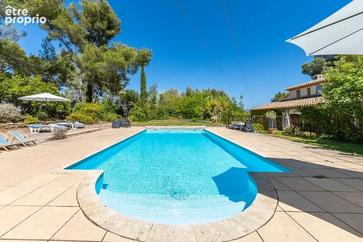 Maison 6 pièces 172 m² à vendre à La Cadiere-D'azur (83740) - photo 2