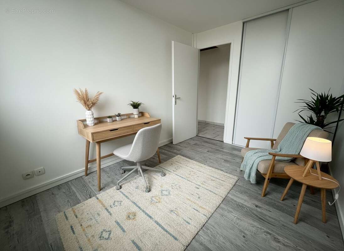 Appartement à LES CLAYES-SOUS-BOIS