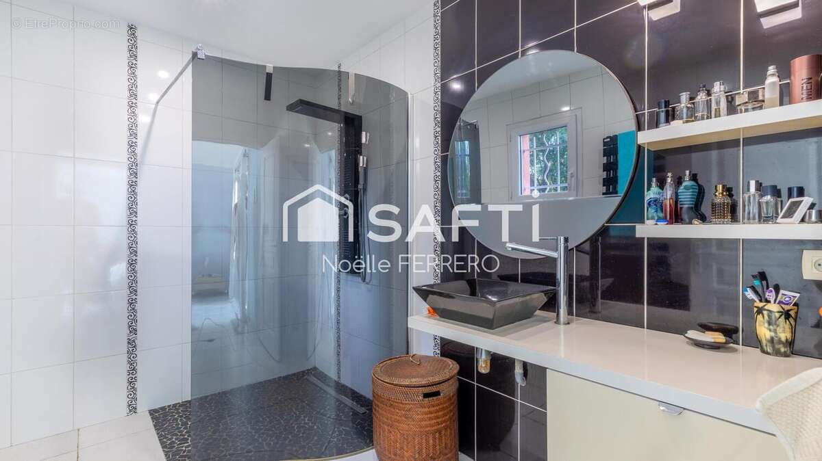 Photo 9 - Maison à FREJUS