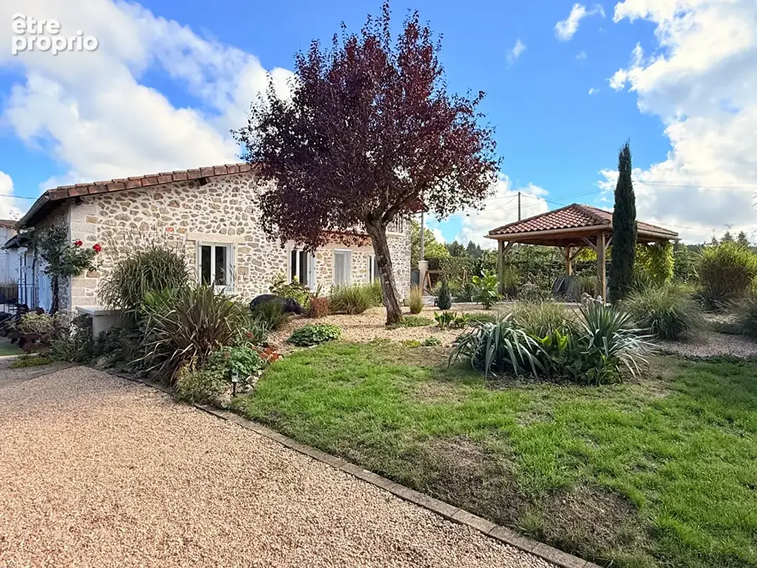 Une maison à partager, chacun chez soi : quatre chambres et deux espaces de vie avec accès et jardins privatifs - photo 2