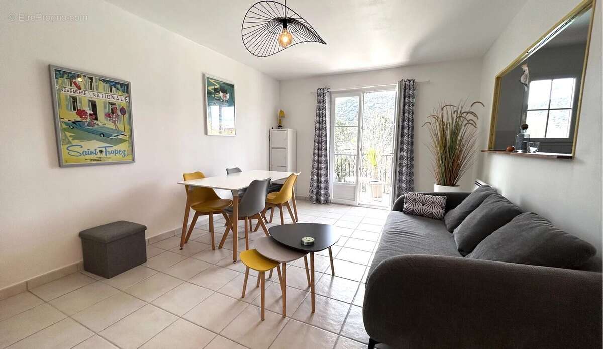 Appartement à LA MOLE