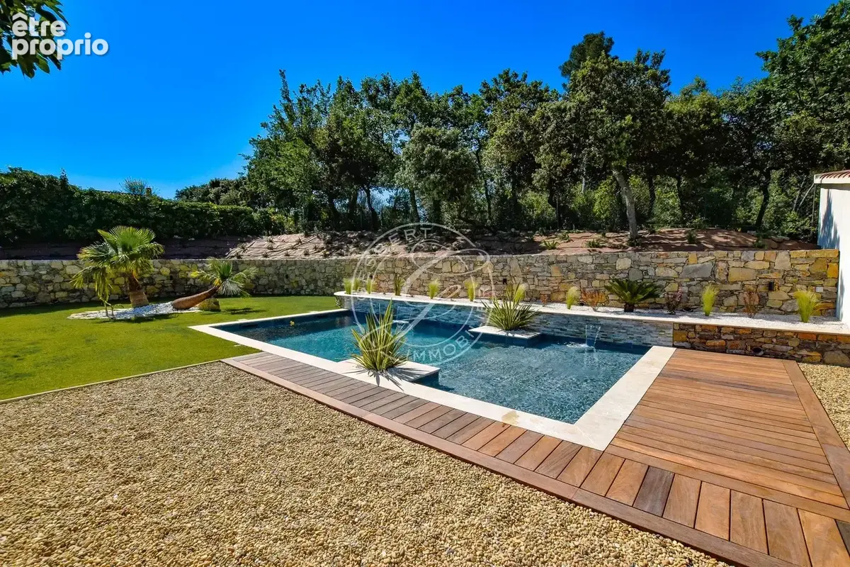 A vendre flayosc - villa  de 225 m2 avec piscine à pieds au village - photo 5