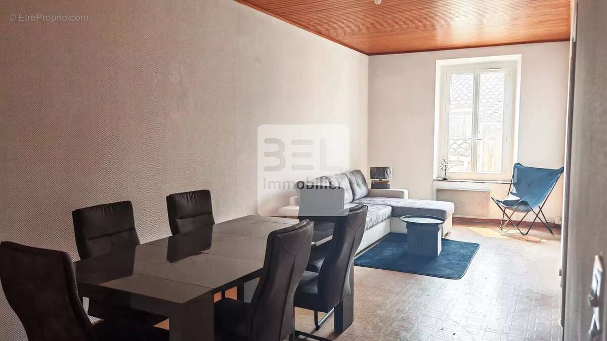 Appartement à BAGNOLS-SUR-CEZE