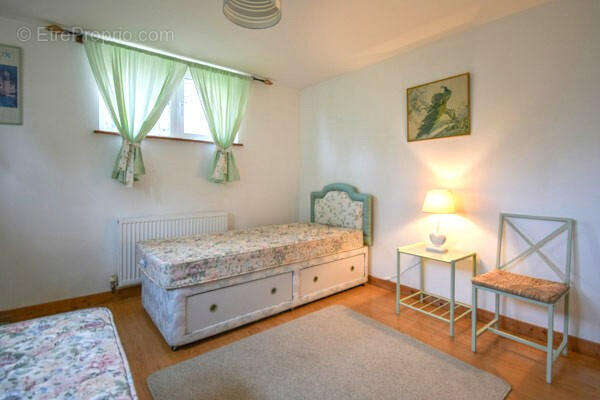 GITE - Maison à GENOUILLE