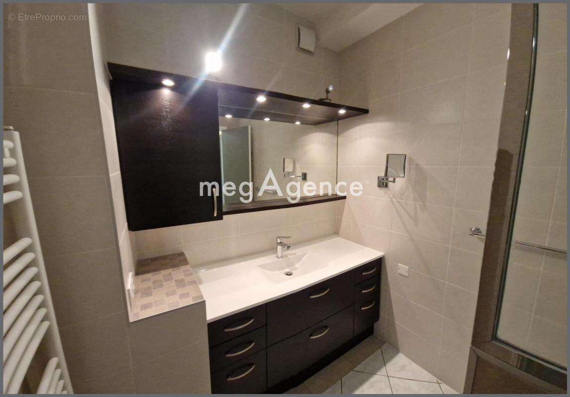 Appartement à TASSIN-LA-DEMI-LUNE