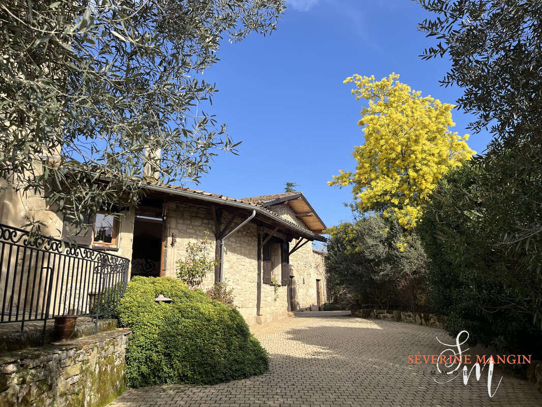 Maison à MOURS-SAINT-EUSEBE