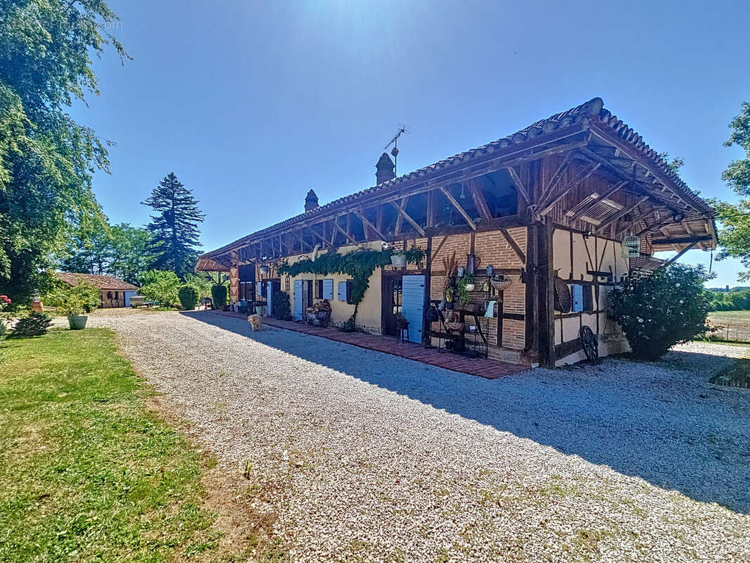 Maison à MONTREVEL-EN-BRESSE