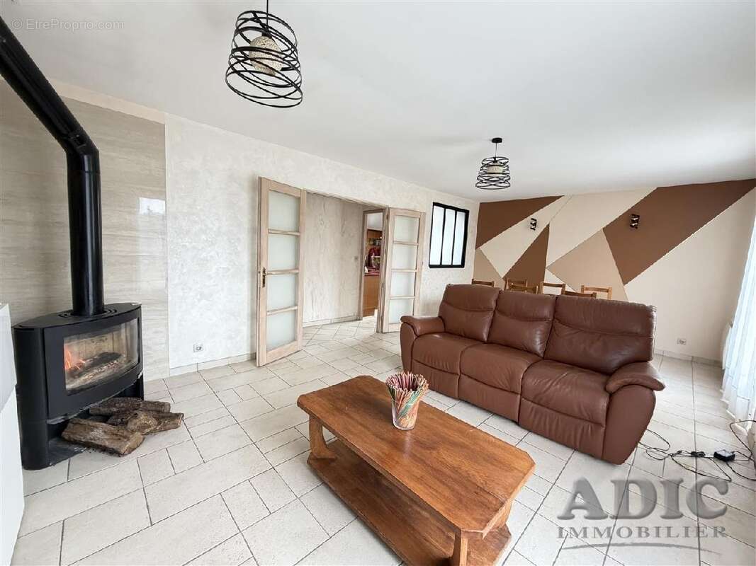 Maison 126 m² à Saint-Soupplets  - photo 4