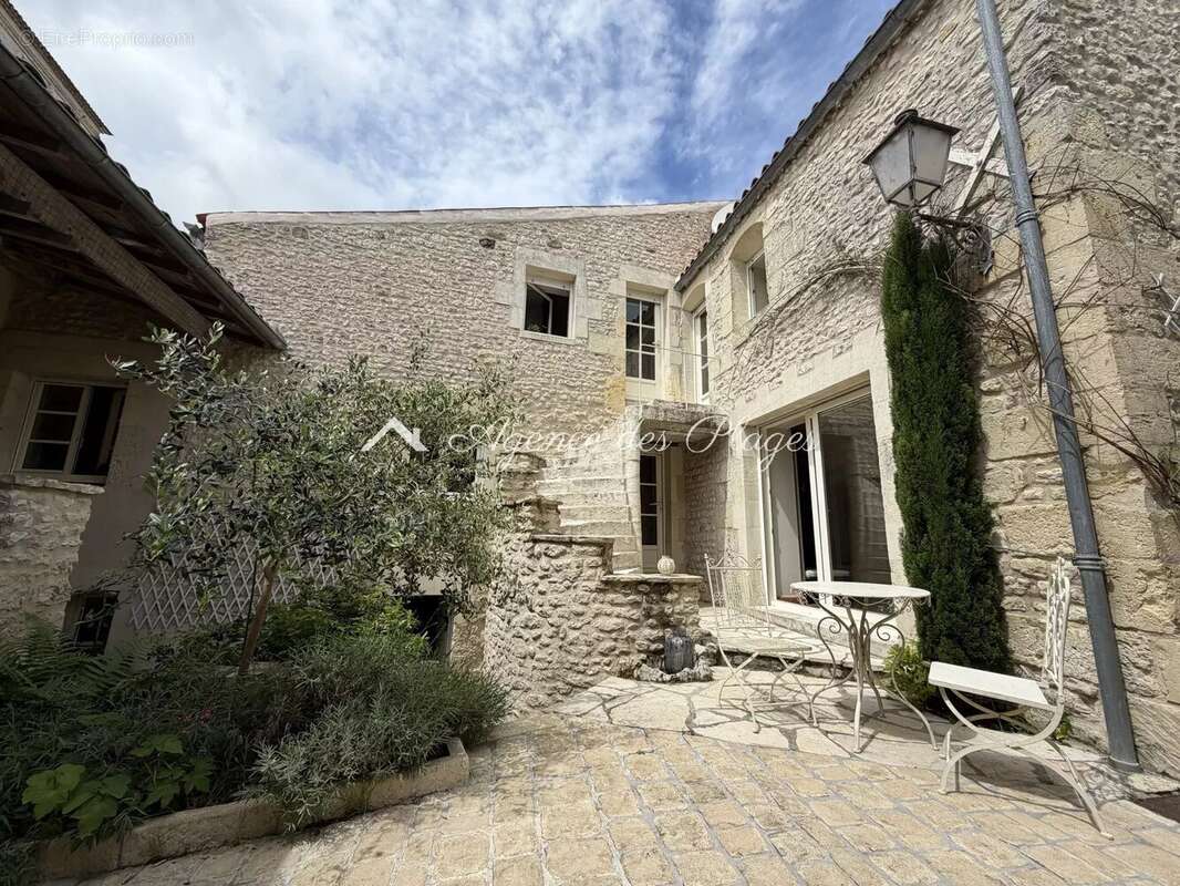 Maison à MESCHERS-SUR-GIRONDE