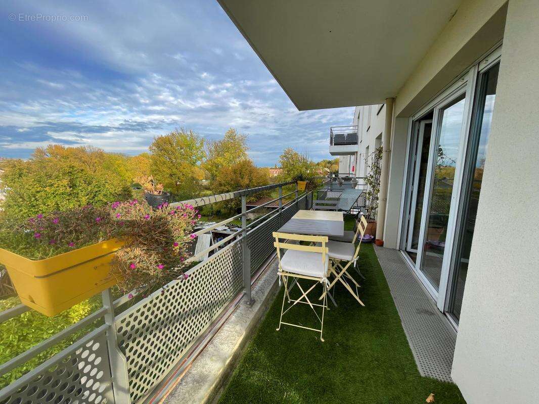 Appartement à SAULX-LES-CHARTREUX