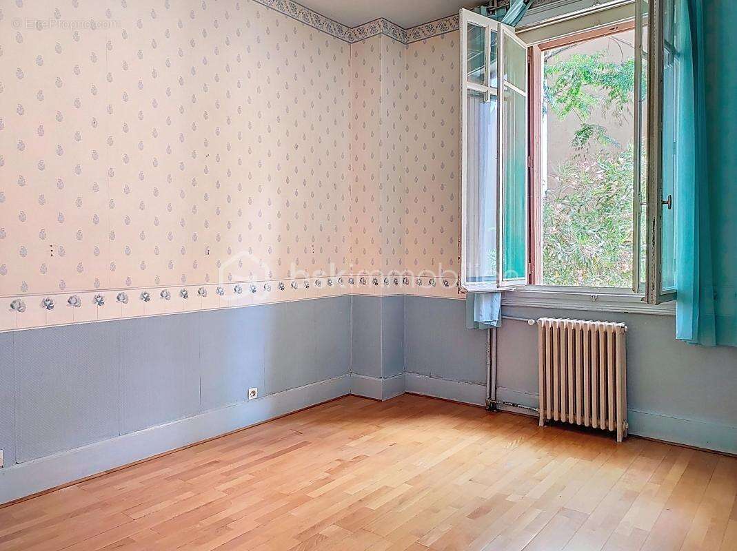 Frontignan maison bourgeoise offrant 7 chambres, en plein coeur de ville jardin 560 m² - photo 12