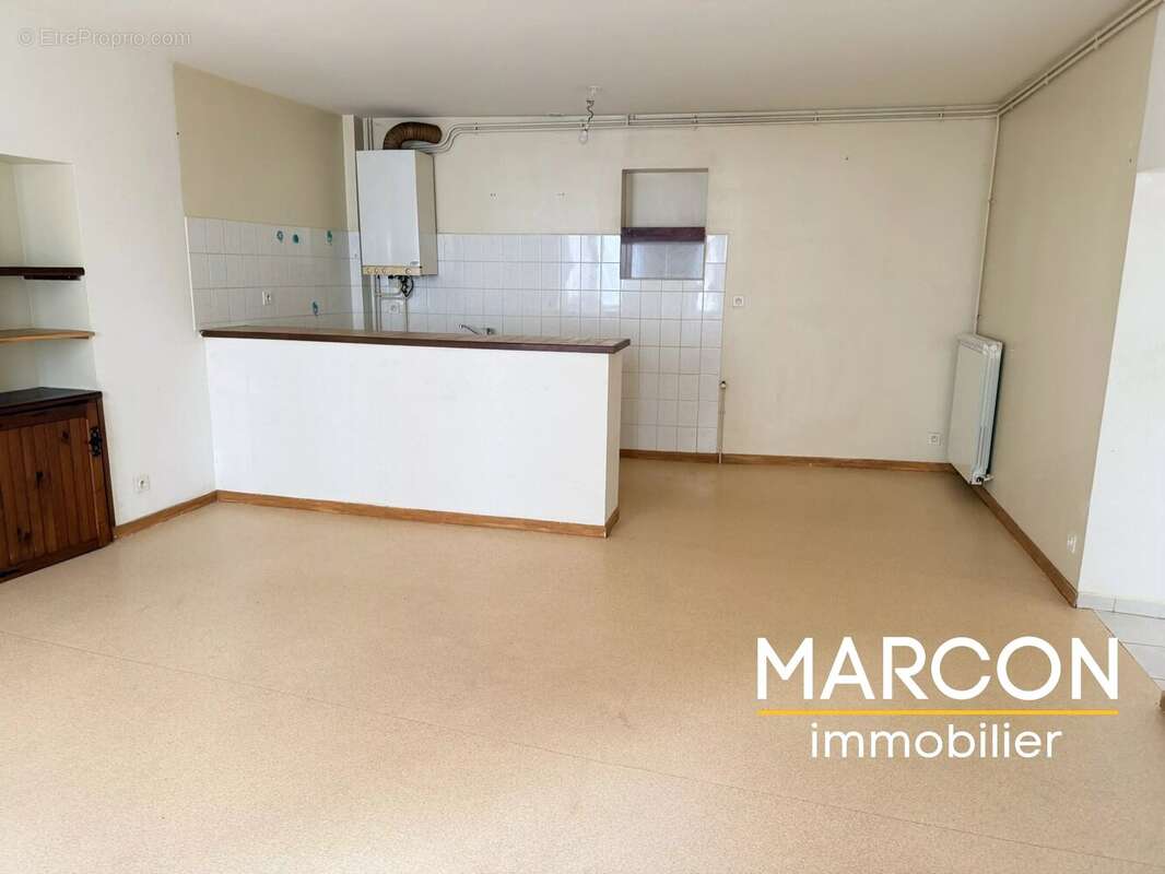 Appartement à SAINT-VAURY