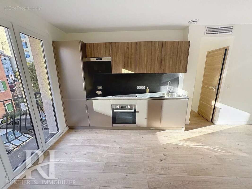 Appartement à MANDELIEU-LA-NAPOULE