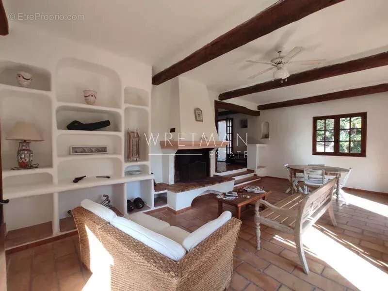 Maison à LA GARDE-FREINET